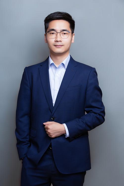 郑代春 跟组制片负责人